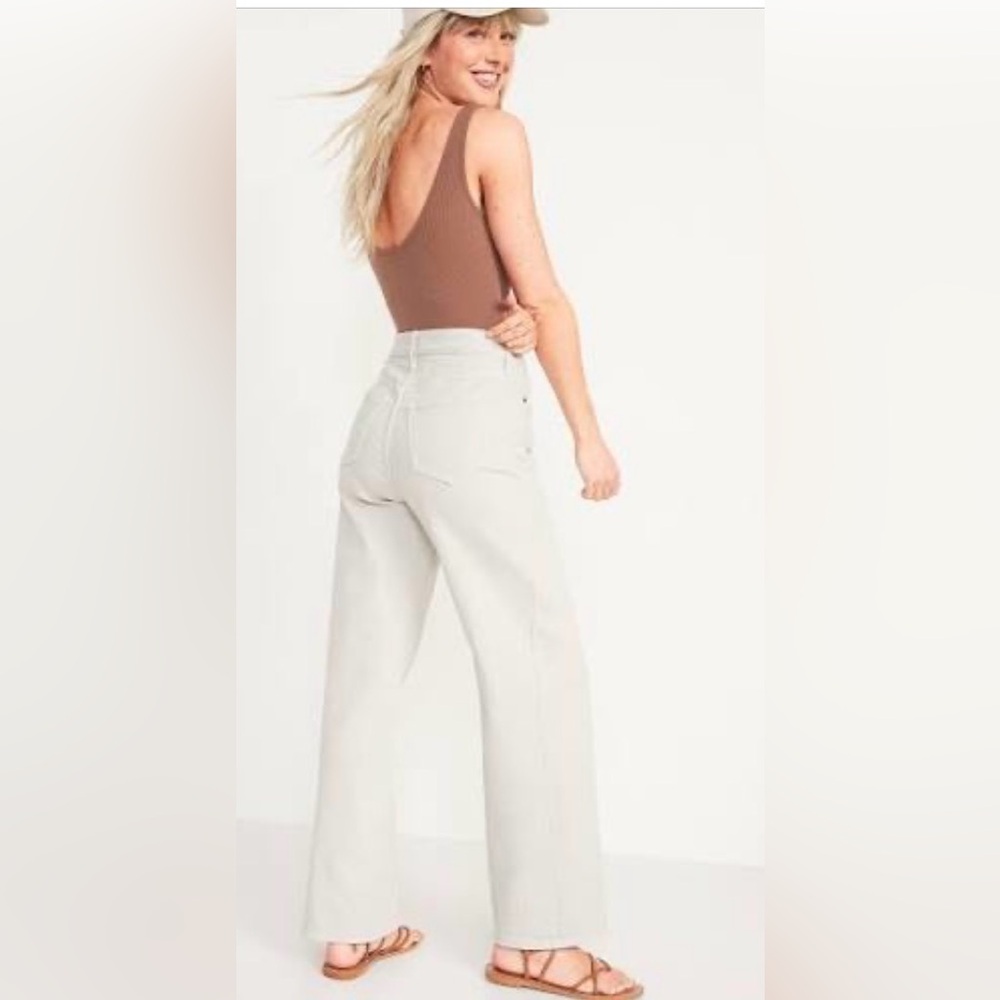 Old Navy Extra-High Waisted Wide Leg jeans in Ecru size 12